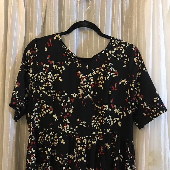 Matrushka Construction Black Floral Print Short Sleeve Maxi Dress - Picture 2 of 10